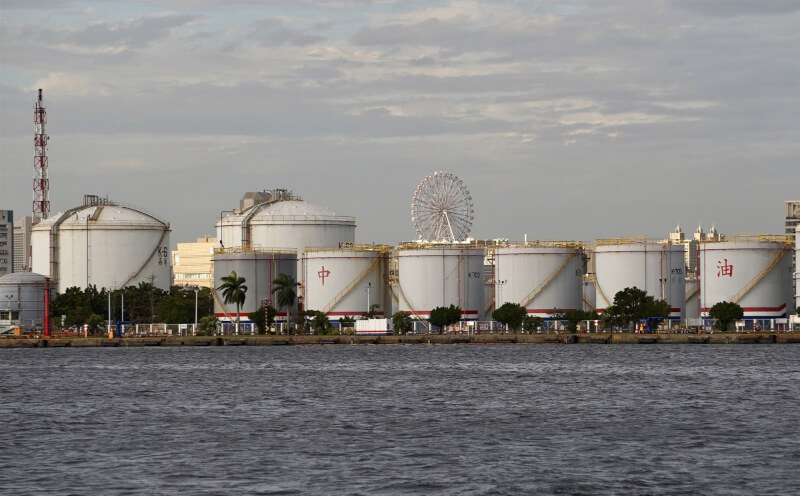 圖為中油石化事業部前鎮儲運所一景。（中央社檔案照片）