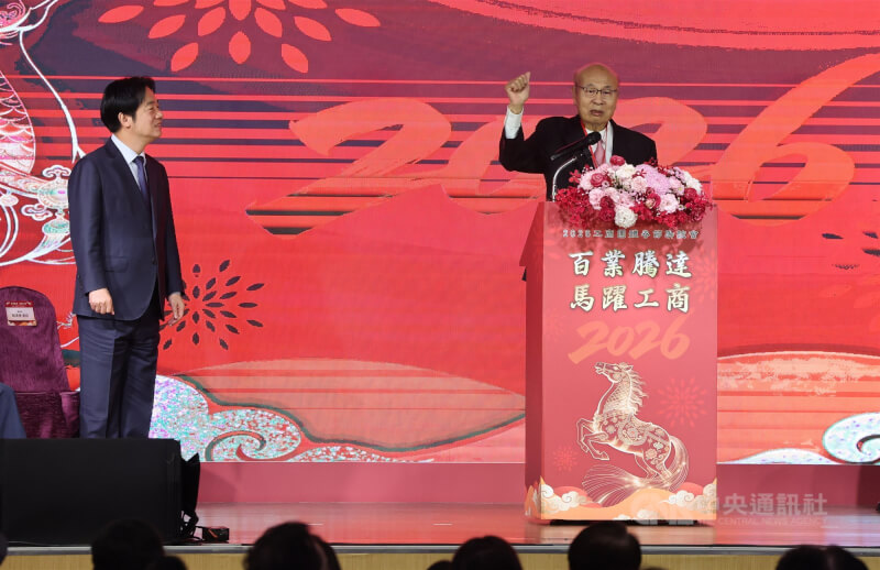 工總理事長潘俊榮（右）致詞時表示，日前已親率理監事拜會立法院長韓國瑜，並就預算案交換意見。中央社記者趙世勳攝 115年3月3日