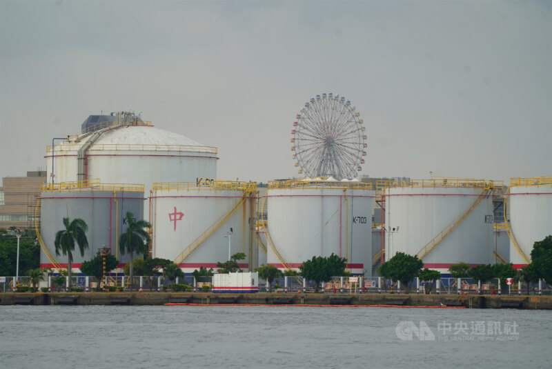 圖為中油石化事業部前鎮儲運所一景。（中央社檔案照片）