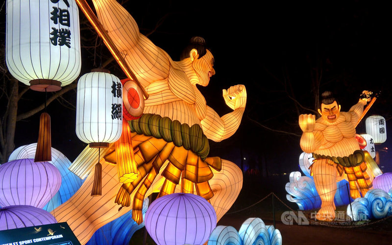 位於巴黎西郊的馴化公園舉辦第3屆燈籠節「光之日本」，2000盞燈籠以日本文化為主題，聲景逼真，開展後已吸引近20萬人。中央社記者李若韻巴黎攝　115年3月4日