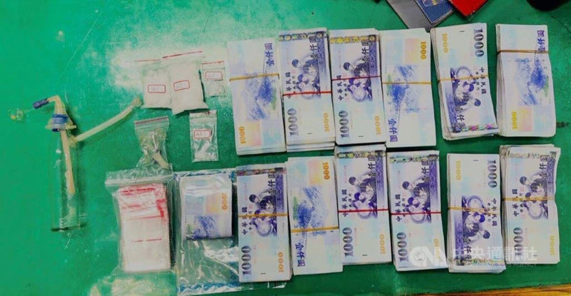 北市警方歷時半年溯源追查毒品案上游，順利於農曆年前至新北市查獲王姓藥頭，並查扣毒品安非他命和上百萬元現金（圖）。（翻攝照片）中央社記者黃麗芸傳真 115年3月4日