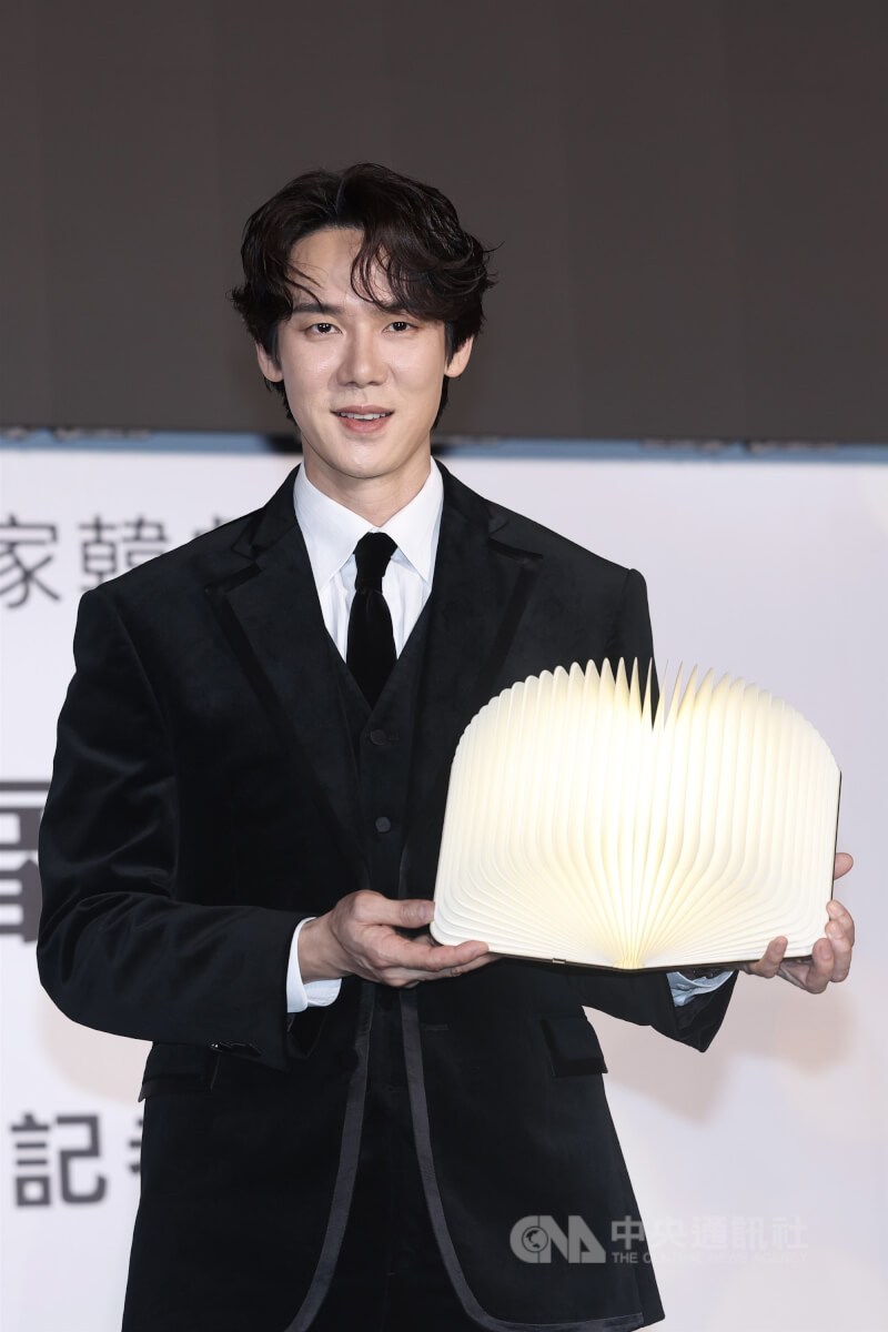 韓劇「神與律師事務所」演員柳演錫（圖）來台暨開播記者會，3日下午在台北萬豪酒店舉行，柳演錫宣傳新劇。中央社記者吳家昇攝 115年3月3日