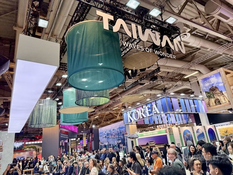 全球最大旅展柏林國際旅展今年迎來60週年，台灣館以「台灣百味」為核心，策劃「慢旅茶館」，吸引眾多國際旅行從業者與民眾參觀。中央社記者林尚縈柏林攝　115年3月5日