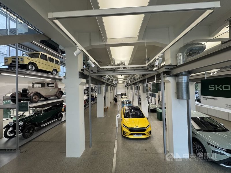 捷克汽車廠斯柯達（Škoda Auto）近期投資2.05億歐元（約新台幣75.7億元），在捷克總部建設一座新的電動車電池模組組裝工廠，成為福斯汽車集團（Volkswagen）最大的電池系統製造商。中央社記者劉郁葶姆拉達博萊斯拉夫攝 115年3月5日