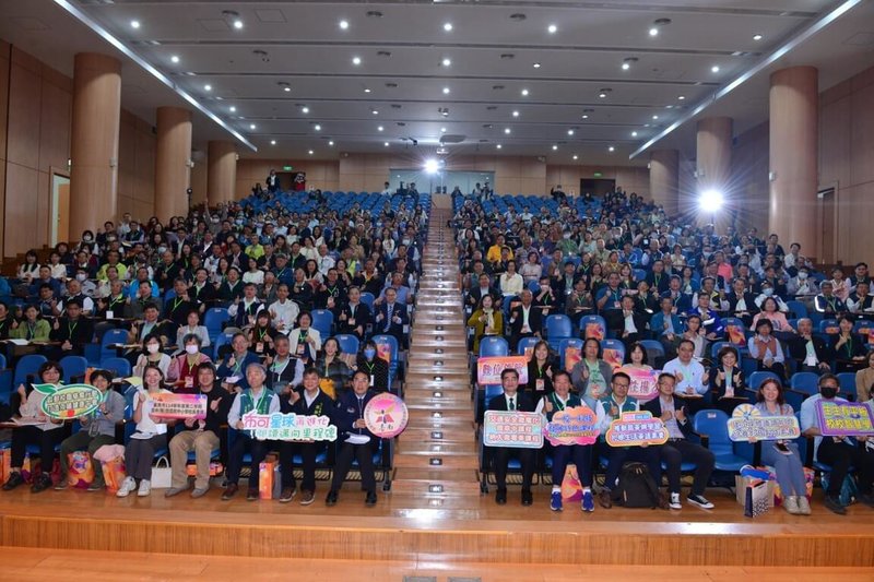 台南市114學年度第2學期校長會議5日在慈濟高中登場，主軸是「扎根基礎 迎向未來：讓每個孩子持續進步」。（台南市政府提供）中央社記者張榮祥台南傳真　115年3月5日