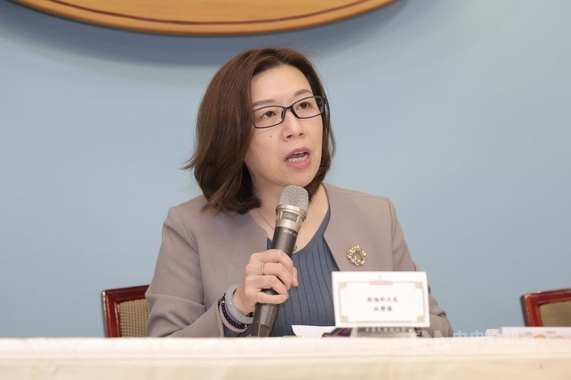 「健康台灣推動委員會第7次委員會議」5日下午舉行，衛福部次長林靜儀（圖）晚間在會後記者會上說明「國家級藥物智慧物流與儲備中心（PILLS Center）」設立目的與運作模式。中央社記者翁睿坤攝　115年3月5日