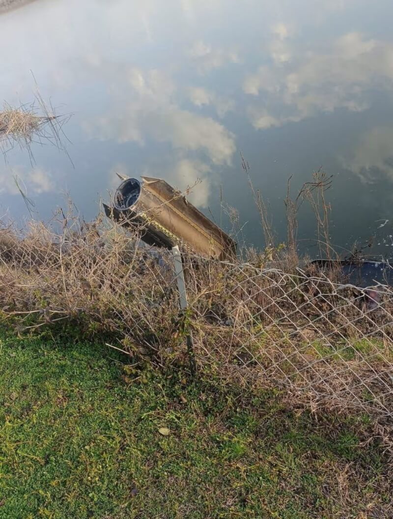 北約防空系統攔截伊朗飛彈的殘骸落至土耳其南部。（Ihlas News Agency (IHA) via 路透社）