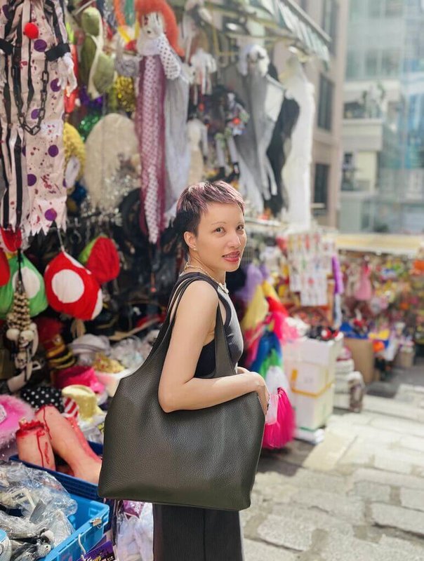 文化部駐洛杉磯台灣書院與美國文學翻譯家協會（ALTA）合辦「新銳譯者指導計畫」名單出爐，台裔性別研究學者丁恩宜（圖）將挑戰翻譯台灣首位獲芥川賞作者李琴峰作品「彼岸花盛開之島」。（丁恩宜提供）中央社記者邱祖胤傳真　115年3月6日