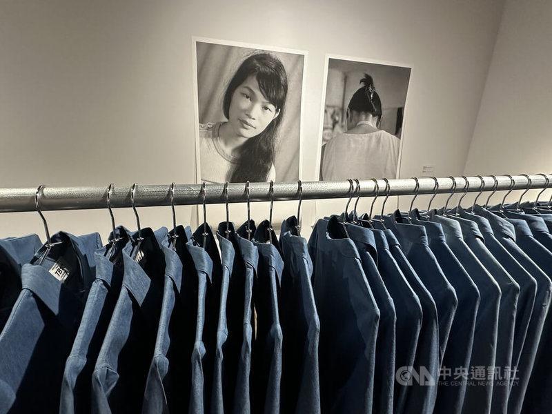 藝術創作者黃博志以母親一生勞工為主題的作品，於紐約布魯克林的先鋒藝術中心（Pioneer Works）展出。中央社記者廖漢原紐約攝　115年3月7日