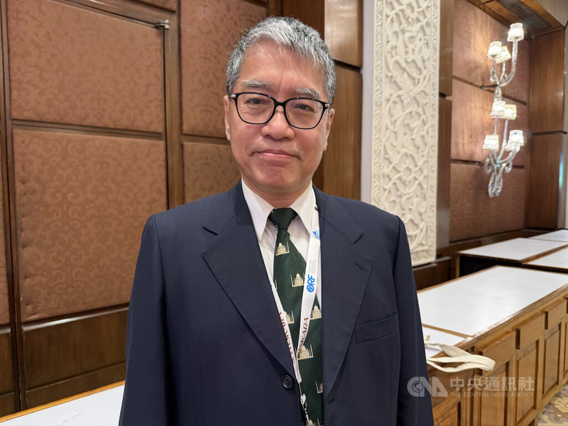 遠景基金會執行長賴怡忠(圖)在「瑞辛納對話」中表示,台灣雖然在半導體產業有關鍵地位,但並不打算拿來當作籌碼或武器,而是希望其他國家能和台灣合作,共同解決安全問題。中央社記者李晉緯新德里攝 115年3月7日