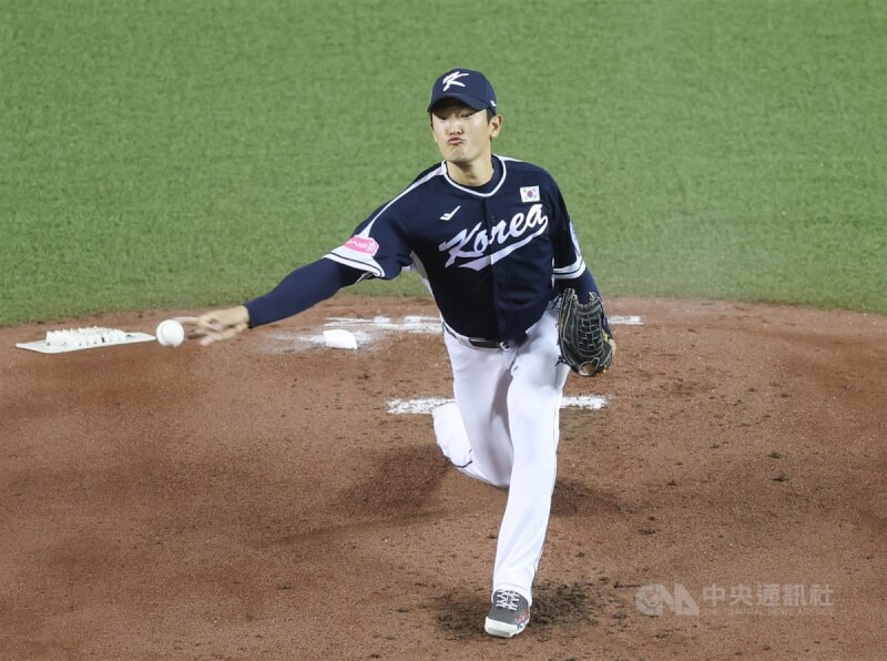 韓國側投高永表。（中央社檔案照片）