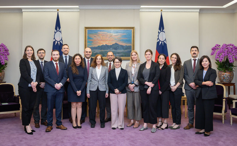 總統府7日發布新聞稿指出，副總統蕭美琴6日接見德國馬歇爾基金會（GMF）「台美歐政策計畫」訪問團表示，台灣將持續以「韌性」為核心，與民主夥伴共同因應各項挑戰。（總統府提供）中央社記者溫貴香傳真　115年3月7日