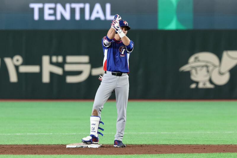 6局上，陳晨威敲出帶有2分打點的二壘安打。中央社記者王騰毅東京攝 115年3月7日