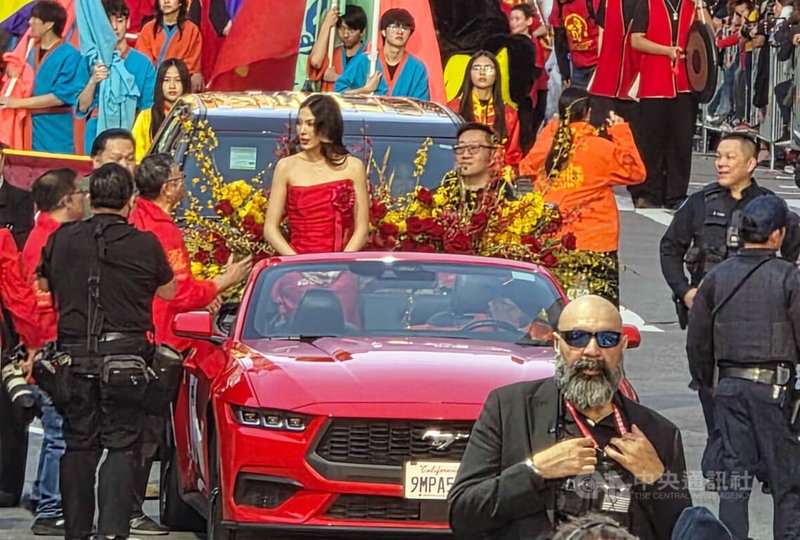 近來頗受爭議的奧運滑雪選手谷愛凌（Eileen Gu）參加舊金山農曆新年遊行，她在舊金山出生長大、代表中國出賽。中央社記者張欣瑜舊金山攝　115年3月8日