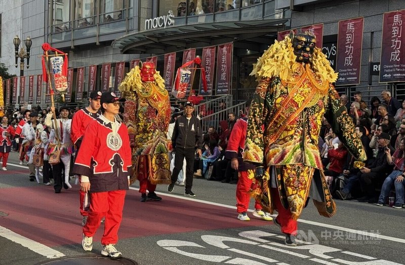 舊金山農曆新年遊行7日登場，千里眼、順風耳護法神將現身。中央社記者張欣瑜舊金山攝　115年3月8日