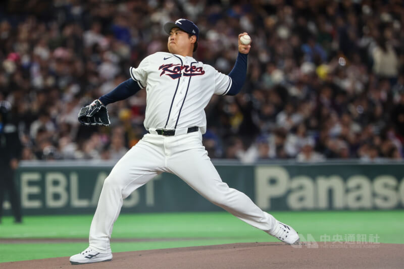 韓國隊派出38歲老將柳賢振先發。中央社記者王騰毅東京攝　115年3月8日
