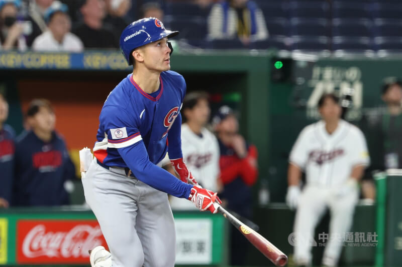 8局上台灣隊費柴德敲出2分砲，助台灣隊逆轉比數。中央社記者王騰毅攝 115年3月8日