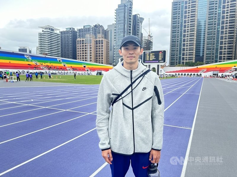 台灣男子短跑好手陳玟溥9日在新北市青年盃全國田徑公開賽100公尺決賽，飆出10秒07成績摘金。中央社記者黎建忠攝　115年3月9日