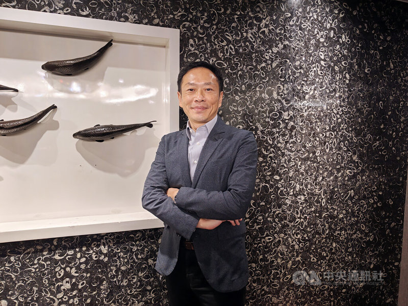 昕力資訊董事長姚勝富（圖）9日出席媒體交流會，他表示，將全力推動「企業主權AI」，讓企業導入AI時仍能掌握資料與運算控制權，避免敏感資料必須上雲端所帶來的風險，短期將以轉盈為目標。中央社記者何秀玲攝　115年3月9日