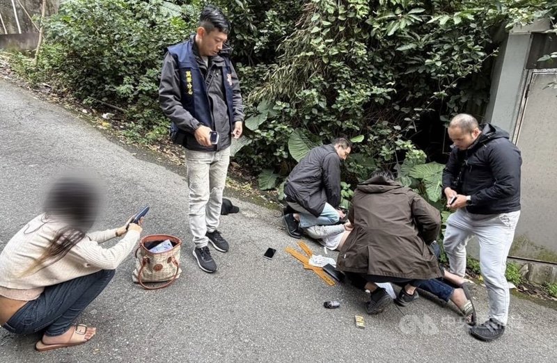 台北市張姓男子由於感情糾紛，遭曾姓男子等持刀刺死，經專案小組追緝，犯嫌於新北市五股區觀音山區落網。（翻攝照片）中央社記者黃麗芸傳真　115年3月9日