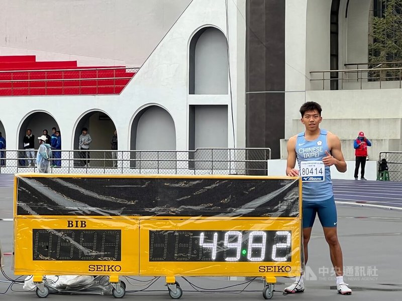 2026新北市青年盃全國田徑公開賽持續進行，跨欄好手林仲威（圖）10日在男子400公尺跨欄決賽，以49秒82破大會紀錄摘金。中央社記者陳容琛攝　115年3月10日