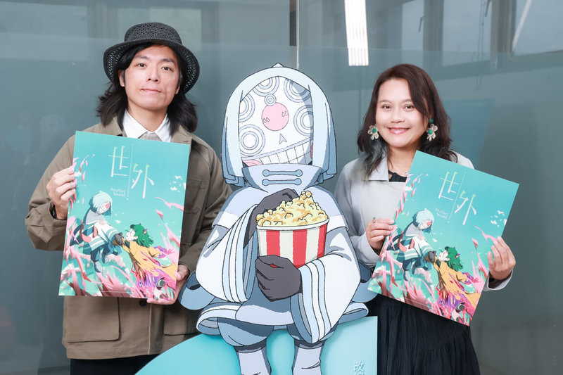 金馬動畫片「世外」即將在台上映，導演吳啟忠（左）跟監製兼編劇楊寶文（右）來台分享創作契機，認為創作過程已經花了最大努力。（甲上娛樂提供）中央社記者王心妤傳真　115年3月10日