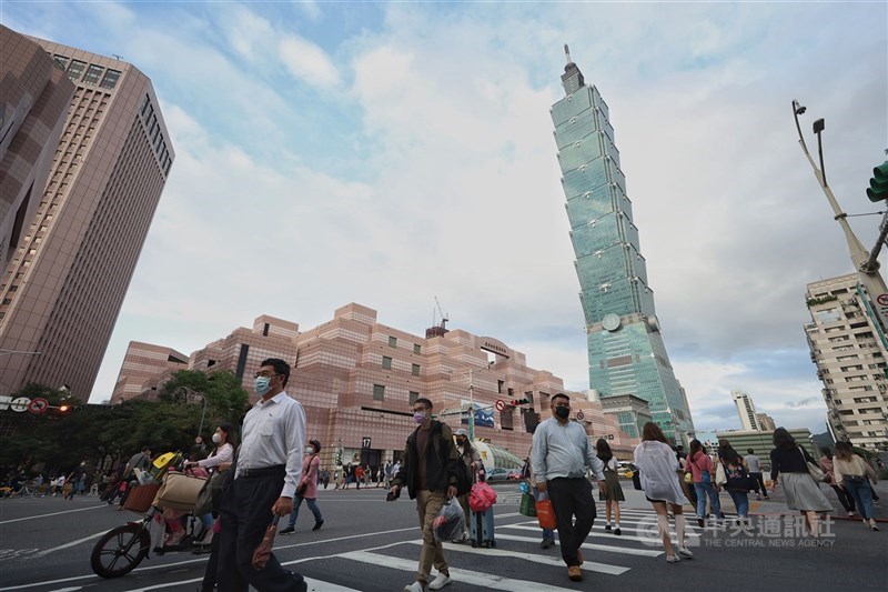 中央存款保險公司10日與呈達投資公司及宏泰人壽完成台北101股權標售簽約。（中央社檔案照片）