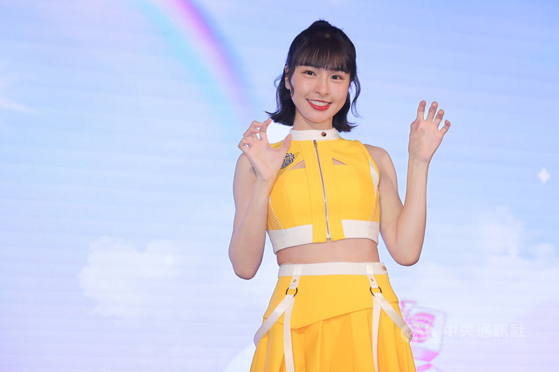 中信兄弟啦啦隊「2026全新陣容發布會」11日上午在台北舉行，Passion Sisters成員峮峮（圖）分享國際賽應援經驗，及回應簽名球遭偷竊的看法。中央社記者翁睿坤攝 115年3月11日