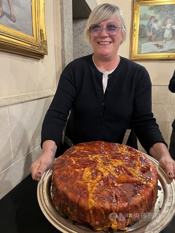 阿納尼有許多傳統特色美食，圖為一家歷史悠久餐廳Il Gallo製作的特殊「焗烤麵」（timballo）。中央社記者黃雅詩阿納尼攝　115年3月11日