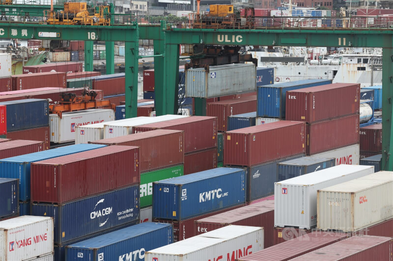 圖為基隆港貨櫃場一景。（中央社檔案照片）