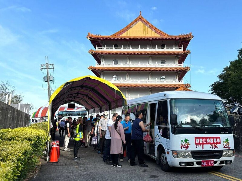 清明掃墓時節將屆，台中市政府13日公布，3月14日起到4月5日的週末及連續假日期間，陸續在太平、后里、豐原、沙鹿及霧峰等區提供掃墓免費接駁服務。（台中市政府提供）中央社記者郝雪卿傳真  115年3月13日