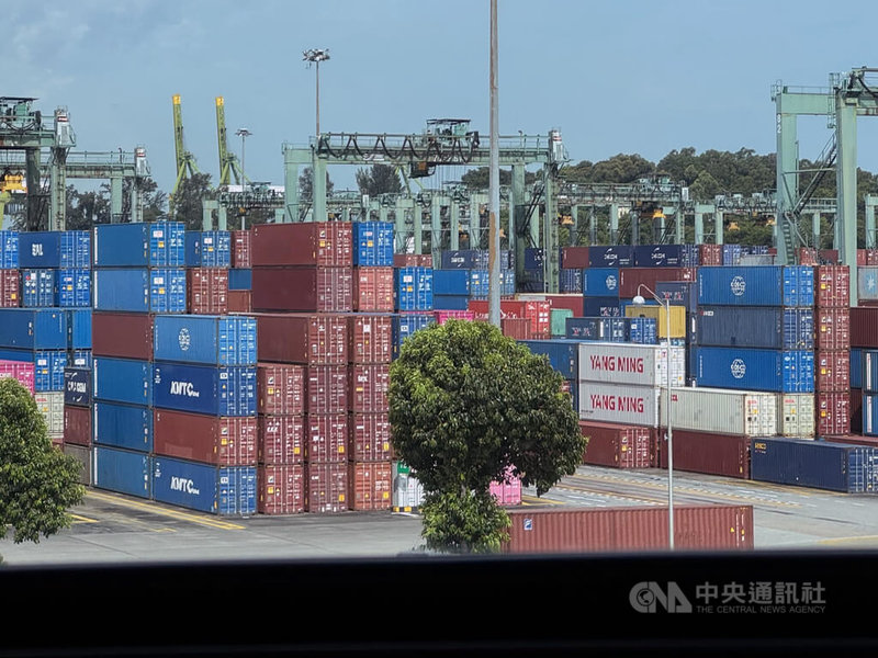 新加坡與美國自由貿易協定自2004年生效以來，雙邊貿易額持續成長，美國對新加坡呈貿易順差。圖為新加坡一處貨港。中央社記者吳昇鴻新加坡攝　115年3月13日