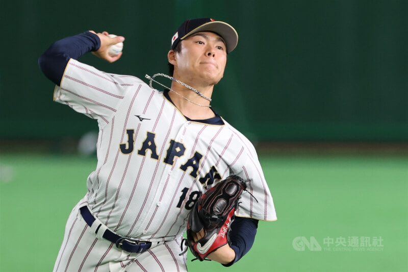 日本隊投手山本由伸將在台北時間15日經典賽8強對委內瑞拉時先發。（中央社檔案照片）