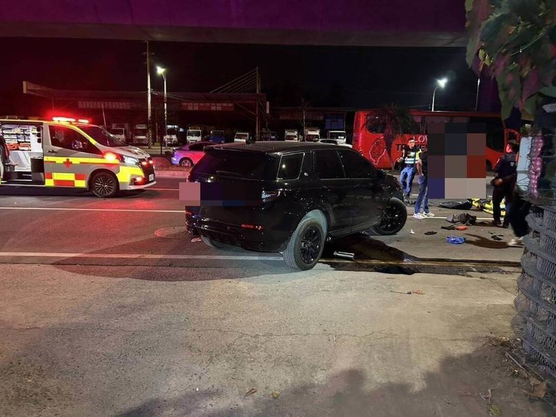 52歲游姓駕駛14日凌晨駕駛自小客車，於高雄仁武區澄觀路附近，與49歲陳姓機車騎士發生碰撞，造成陳男傷重送醫不治，雙方均無酒駕；經警方初判為游男於路邊起步時未禮讓行駛中車輛肇事，游男詢後遭依涉犯過失致死罪嫌送辦，確切肇因待釐清。（高雄市警察局仁武分局提供）中央社記者張已亷傳真　115年3月14日