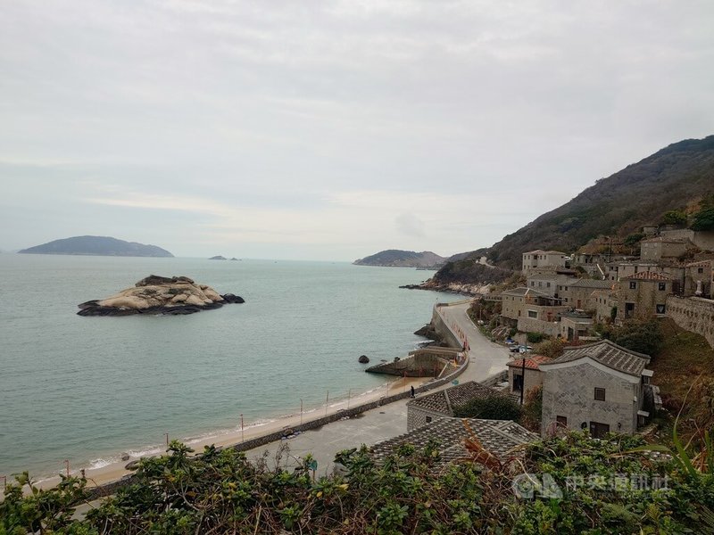 馬祖即將進入觀光旺季，馬祖國家風景區管理處於115年度旅遊安全週期間，針對馬祖特殊地理環境規劃了涵蓋水域安全稽查等項目，盼讓旅客安心出遊。圖為北竿鄉芹壁村一景。中央社記者潘欣彤攝　115年3月14日