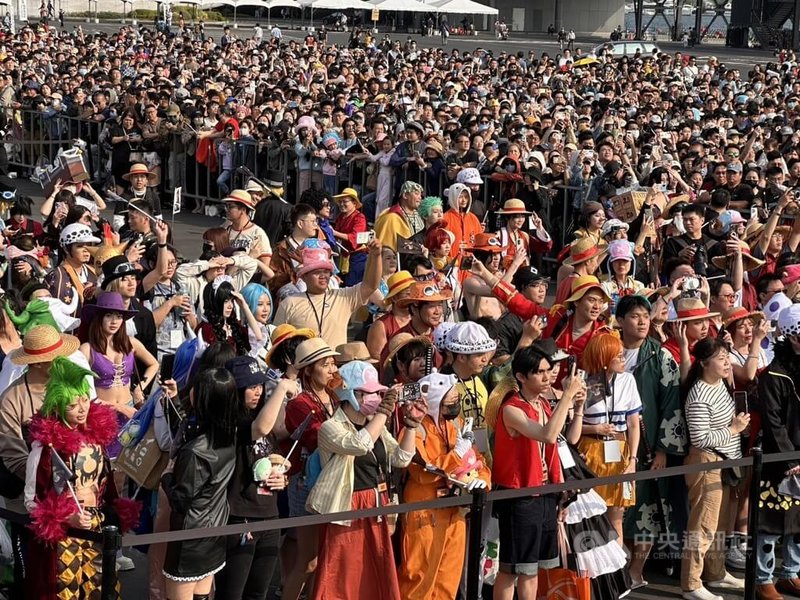 大遊行吸引數萬人共同參與，活動現場萬頭攢動。中央社記者林巧璉攝　115年3月14日