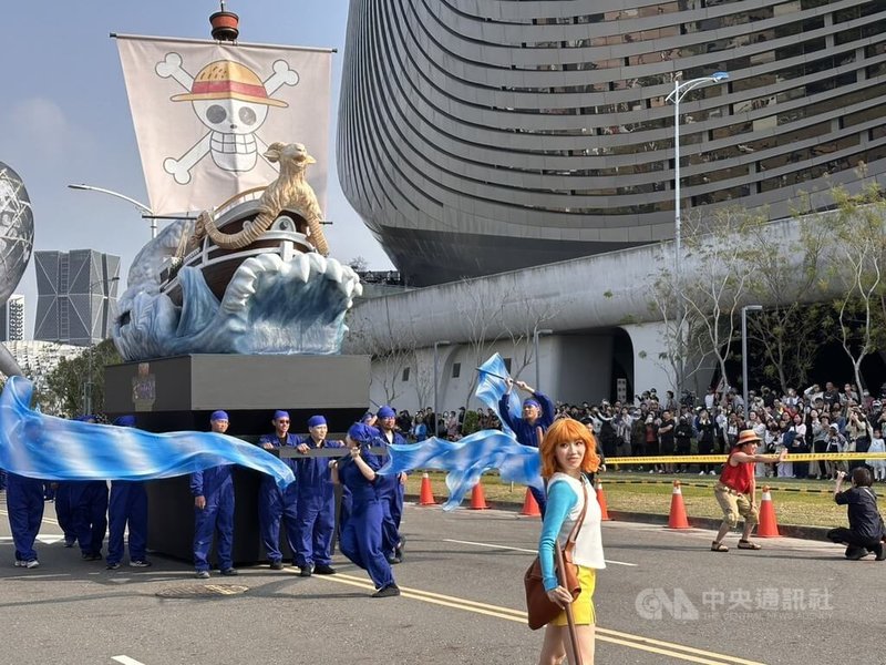 巨型「黃金梅利號」一亮相就成功吸引眾人目光。中央社記者林巧璉攝　115年3月14日