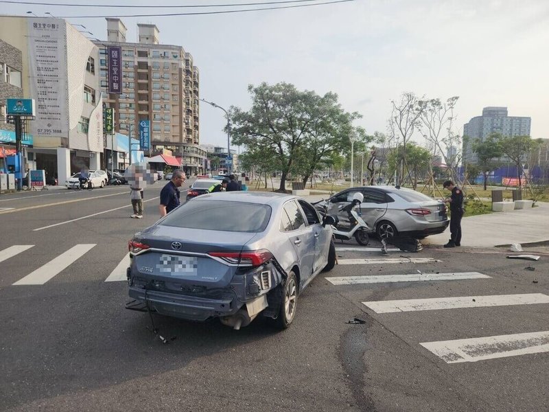 49歲方姓駕駛16日與66歲鄒姓駕駛於高雄市三民區發生行車糾紛，警方指出，造成4人受傷送醫，雙方駕駛均無酒駕，全案將朝殺人未遂、傷害、毀損及公共危險案偵辦。（高雄市政府警察局三民第二分局提供）中央社記者張已亷傳真　115年3月16日