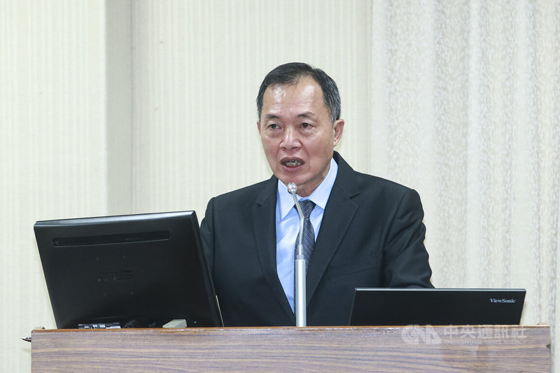 立法院外交及國防委員會16日邀請國防部報告「借鏡近期美國與伊朗衝突，檢討我國防空反飛彈系統效能、低成本攔截手段及無人機反制能量」，國防部副部長鍾樹明（圖）列席備詢。中央社記者鄭清元攝　115年3月16日
