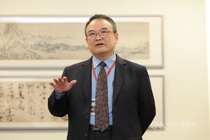 法國凱布朗利博物館館長艾曼紐爾卡薩（Emmanuel Kasarherou）訪台媒體見面會16日下午在國立故宮博物院舉行，故宮院長蕭宗煌（圖）致詞說明與凱布朗利博物館合作「龍」展的成果。中央社記者翁睿坤攝　115年3月16日