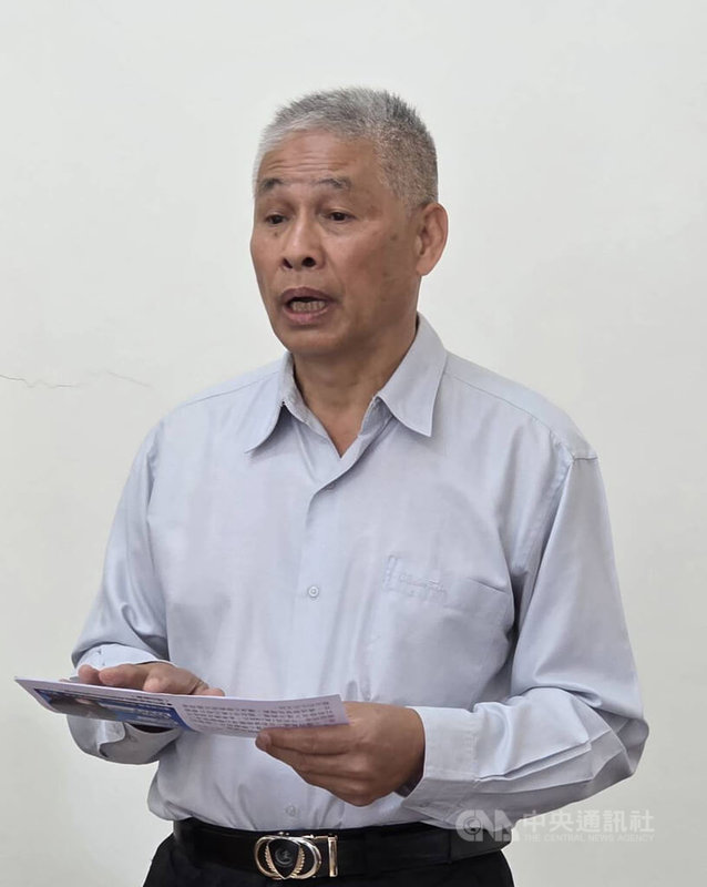 前馬公市長葉竹林（圖）16日舉行記者會，澄清並無「退選」，他表示，泛藍沒分裂本錢，在野整合是唯一出路，並希望以民意調查分勝負，輸了就顧全大局認命退選，但遭地方政壇大老與國民黨拒絕，只好以無黨籍身分選澎湖縣長到底。中央社  115年3月16日