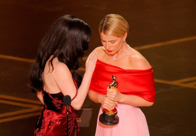 愛爾蘭女星潔西伯克利(右)。(路透社)