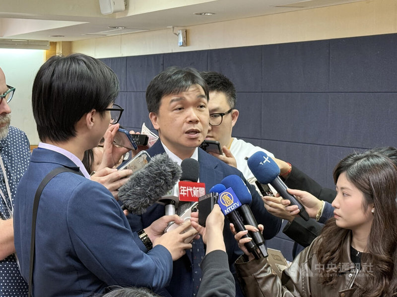 陸委會副主委沈有忠17日出席中華亞太菁英交流協會舉辦的「兩岸十字路口：從中共『兩會』到『川習會』」座談會，表示不管川習會何時舉辦，台灣都應強化國防，並深化與民主盟國的合作。他也指出，台灣議題與對台軍售可能被納入討論。中央社記者廖文綺攝　115年3月17日