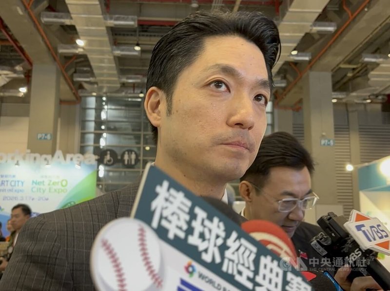 對於基隆市政府下修啟動停班課研判機制的雨量預測標準，台北市長蔣萬安17日表示，將審慎評估此事，並在基北北桃4市平台共同討論。中央社記者陳昱婷攝 115年3月17日