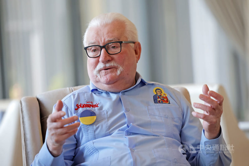 波蘭前總統華勒沙（Lech Wałęsa）17日接受中央社專訪強調，在世界重整的當下，華語區必須團結對抗共產主義。中央社記者裴禛攝 115年3月17日