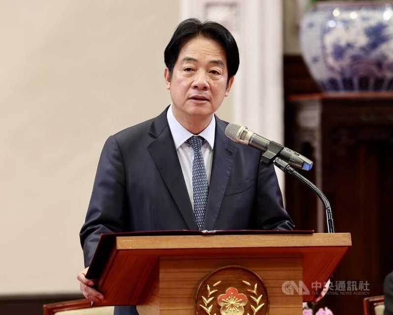 總統賴清德17日接見第9屆玉山論壇訪賓時表示，台灣在全球供應鏈及印太第一島鏈扮演關鍵角色，我們始終追求和平，也積極提升自我防衛能力，因為台海和平穩定是全球安全與繁榮的必要元素。中央社記者張皓安攝　115年3月17日