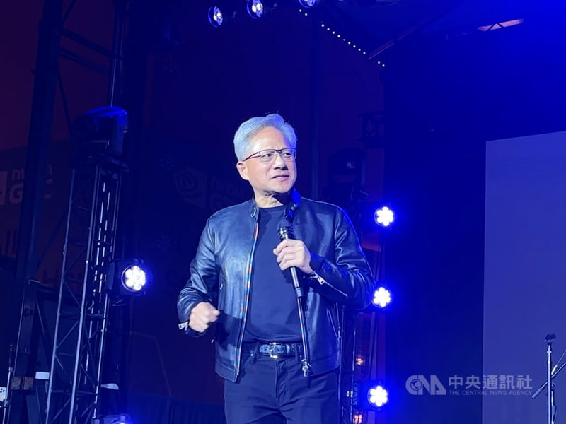 輝達執行長黃仁勳17日造訪輝達GTC夜市，告訴科技人士自己超愛夜市。中央社記者張欣瑜聖荷西攝　115年3月18日