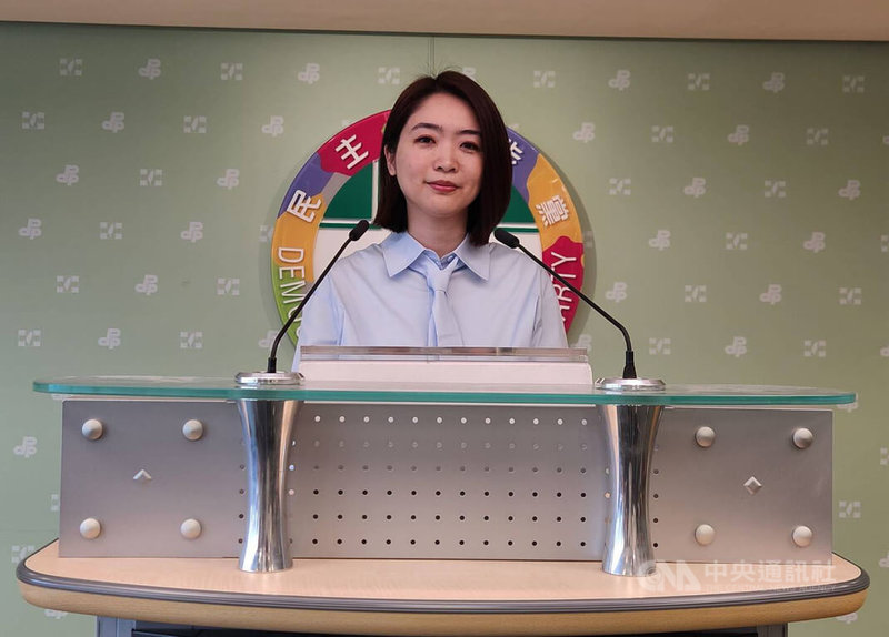 外傳民進黨擬徵召發言人韓瑩返鄉參選宜蘭市長，韓瑩18日受訪表示，確實有收到地方徵詢的意見。中央社記者葉素萍攝　115年3月18日