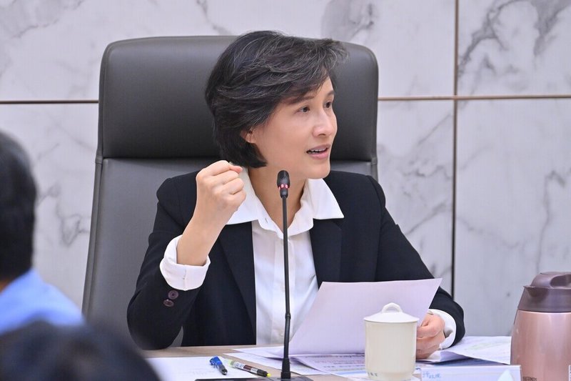 中東情勢衝擊全球能源及物價，行政院副院長鄭麗君18日主持「穩定物價小組」臨時會報。（行政院提供）中央社記者賴于榛傳真 115年3月18日