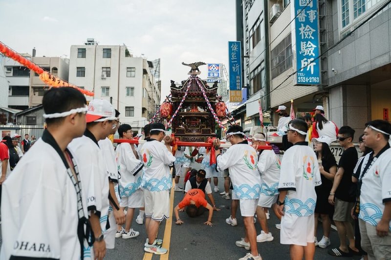 台中豐原區城隍爺廟百年傳統「迎城隍」，城隍爺坐日本神轎遶境，是地方獨特宗教及文化象徵。（台中市文化局提供）中央社記者趙麗妍傳真　115年3月18日